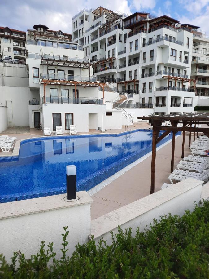 Byala Vista Cliff Apartments Exteriör bild
